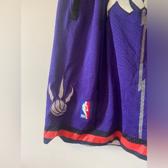 JUST DON NBA TORONTO RAPTORS BASKETBALL SHORTS PURPLE XL 1998-99 - Picture 2 of 8